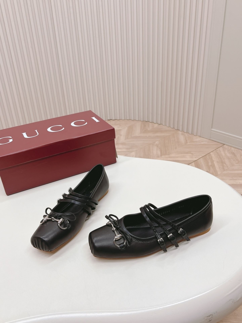 Gucci Flat Shoes